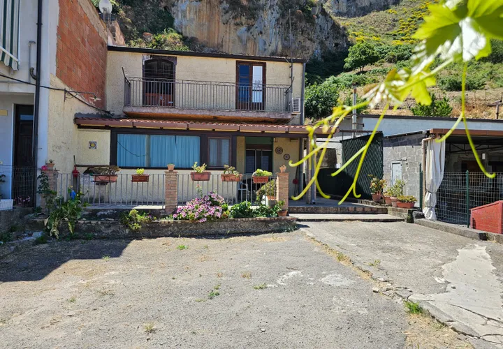 Villa in Collesano, Palermo, Collesano - € 95.000 | Ref: 10643 - foto 1